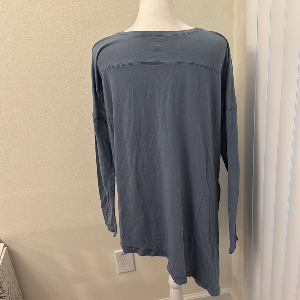 Lululemon To The Point Long Sleeve asymmetrical top - no size tag - Picture 4 of 12